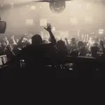 I VANTAGGI DI AVERE UN DJ PROFESSIONISTA PER LA VOSTRA FESTA PRIVATA